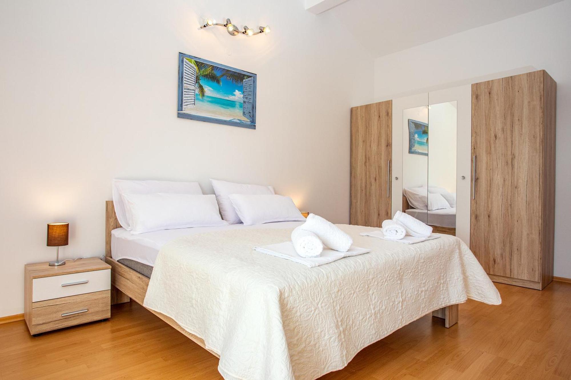 Apartments Adisa โอมิช ภายนอก รูปภาพ